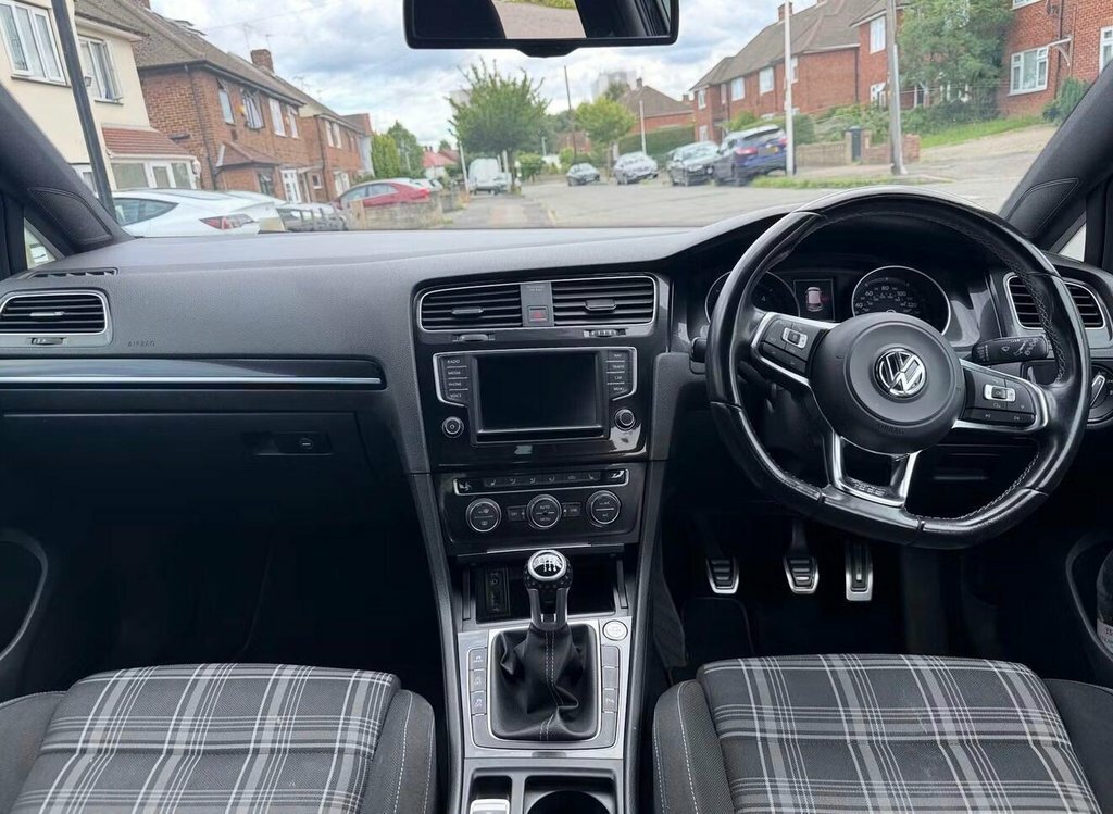 Volkswagen Golf 2L Gtd DL16GYJ Black #2