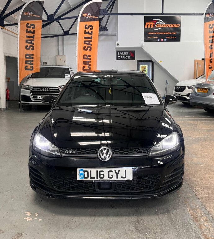 Volkswagen Golf 2L Gtd Black #4