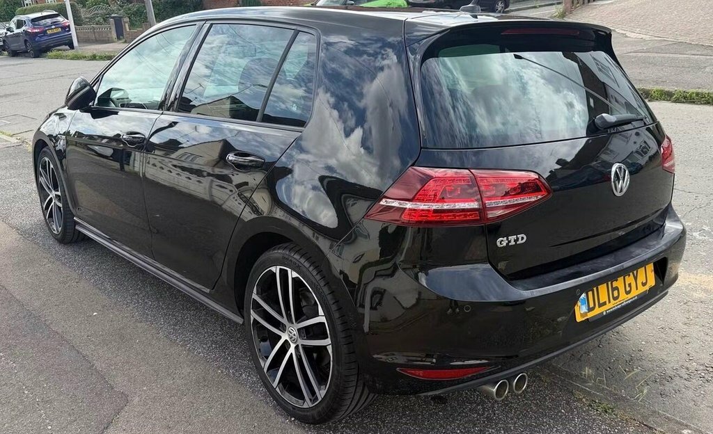 Volkswagen Golf 2L Gtd DL16GYJ Black #3