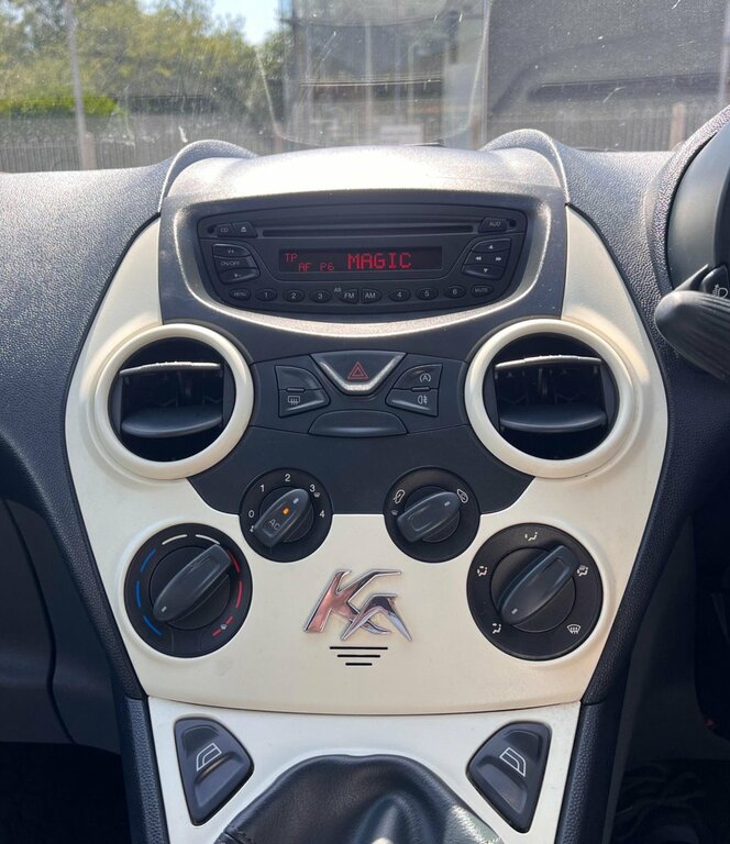 Ford KA  White #21