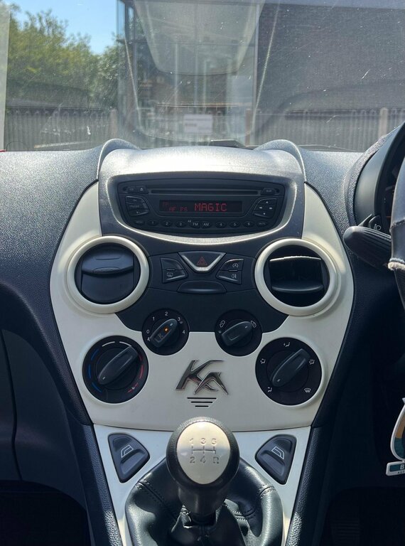 Ford KA  White #18