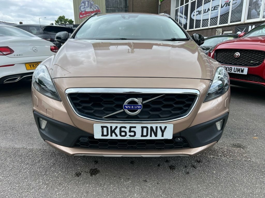 Volvo V40 Cross Country 2L Lux Brown #3