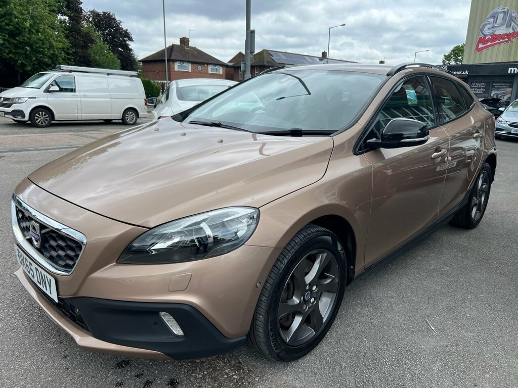 Volvo V40 Cross Country 2L Lux Brown #2