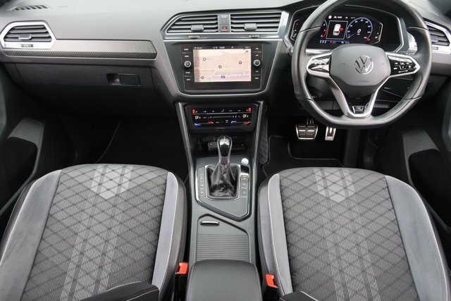 Volkswagen Tiguan 1.5 Tsi R-line Suv Dsg Euro 6 S S 15 MT23AZA Black #2