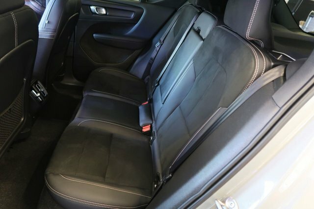 Volvo XC40 2.0 B4p Plus Dark #11