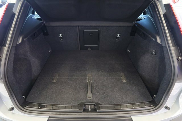 Volvo XC40 2.0 B4p Plus Dark #9