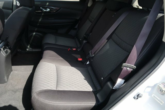 Nissan X-Trail Acenta White #11