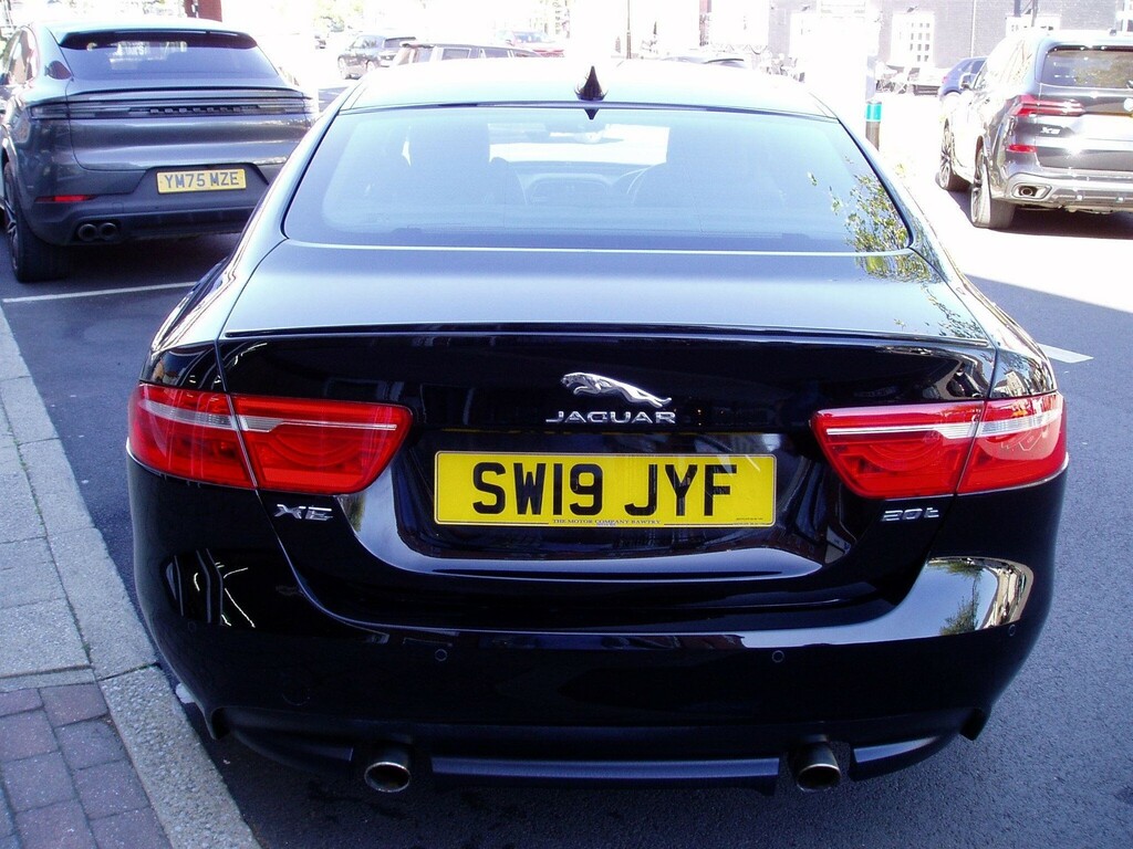 Jaguar XE 2.0I Gpf R-sport Euro 6 Ss Black #4