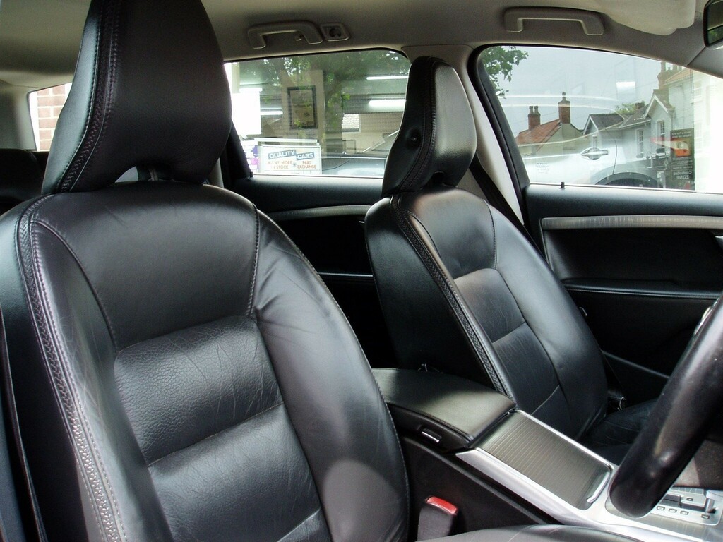 Volvo XC70 D5 Se Lux Estate Green #12