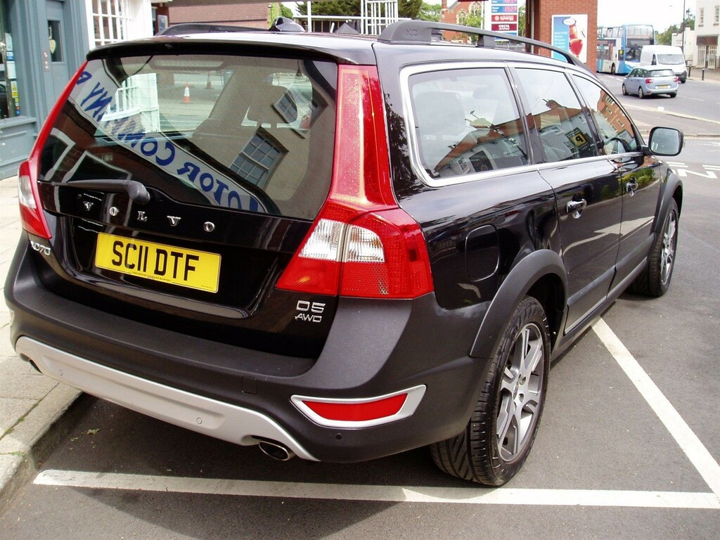 Volvo XC70 2.4 D5 Se Lux Geartronic Awd Euro 5 Black #2