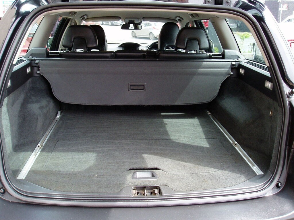Volvo XC70 D5 Se Lux Estate Green #10