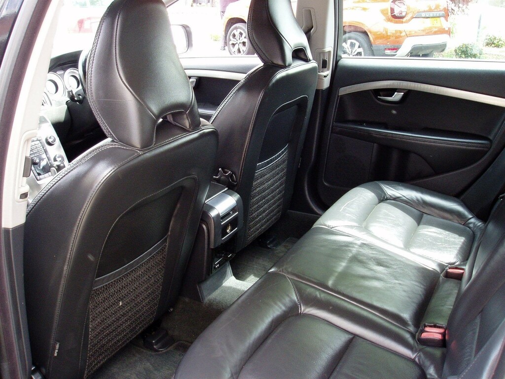 Volvo XC70 D5 Se Lux Estate Green #16