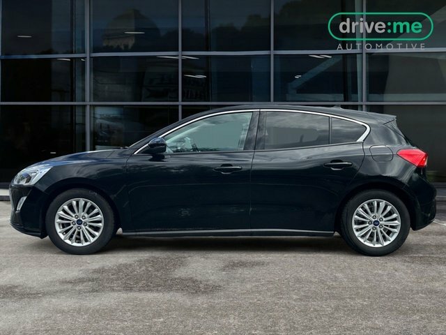 Ford Focus 1.0T Ecoboost Titanium Hatchback EA19HGD Black #2