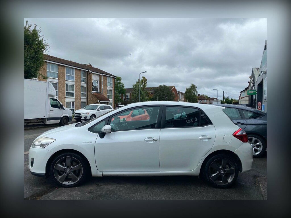 Toyota Auris 1.8 Vvt-h T Spirit Cvt Euro 5 Ss White #5