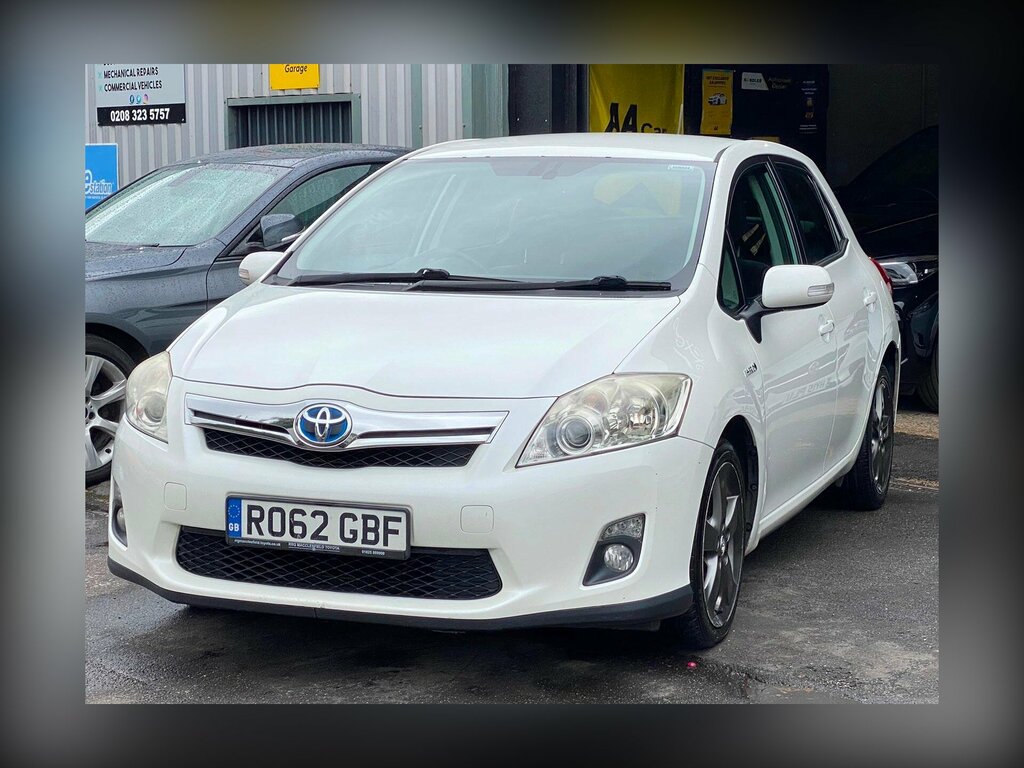 Toyota Auris 1.8 Vvt-h T Spirit Cvt Euro 5 Ss White #4