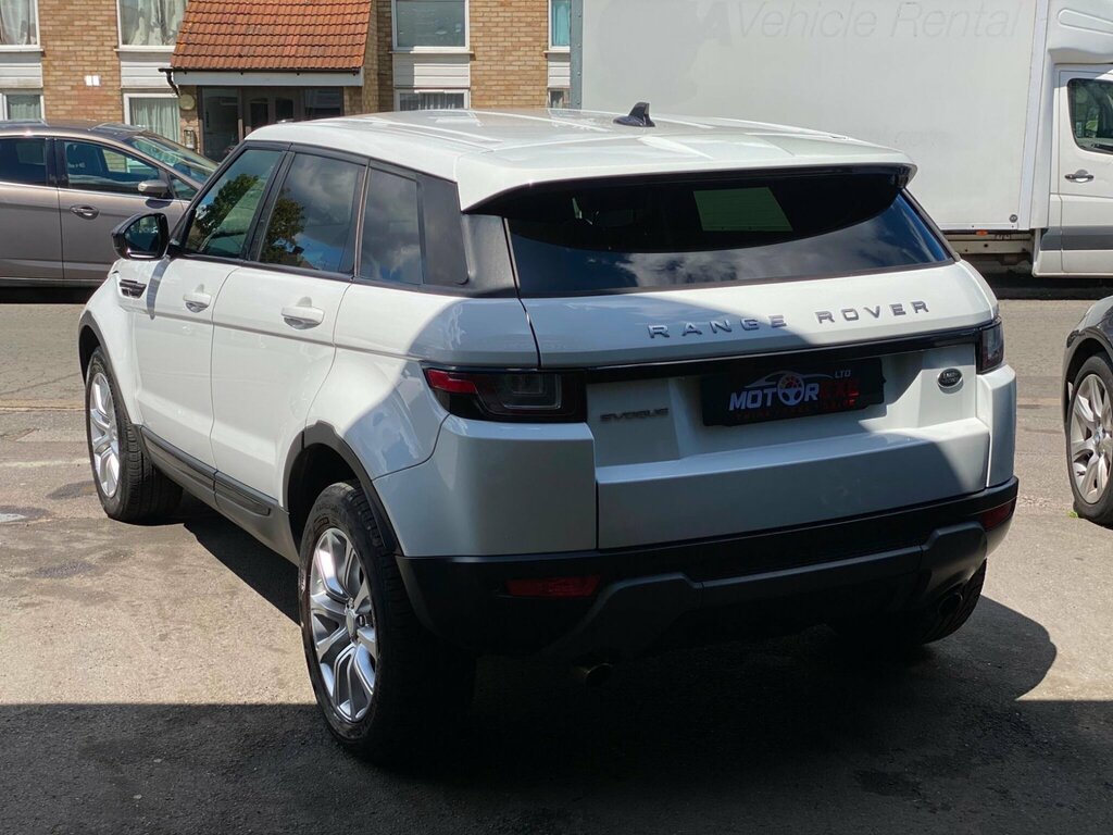 Land Rover Range Rover Evoque 2.0 Td4 Se Tech 4Wd Euro 6 Ss PN16WNH White #6