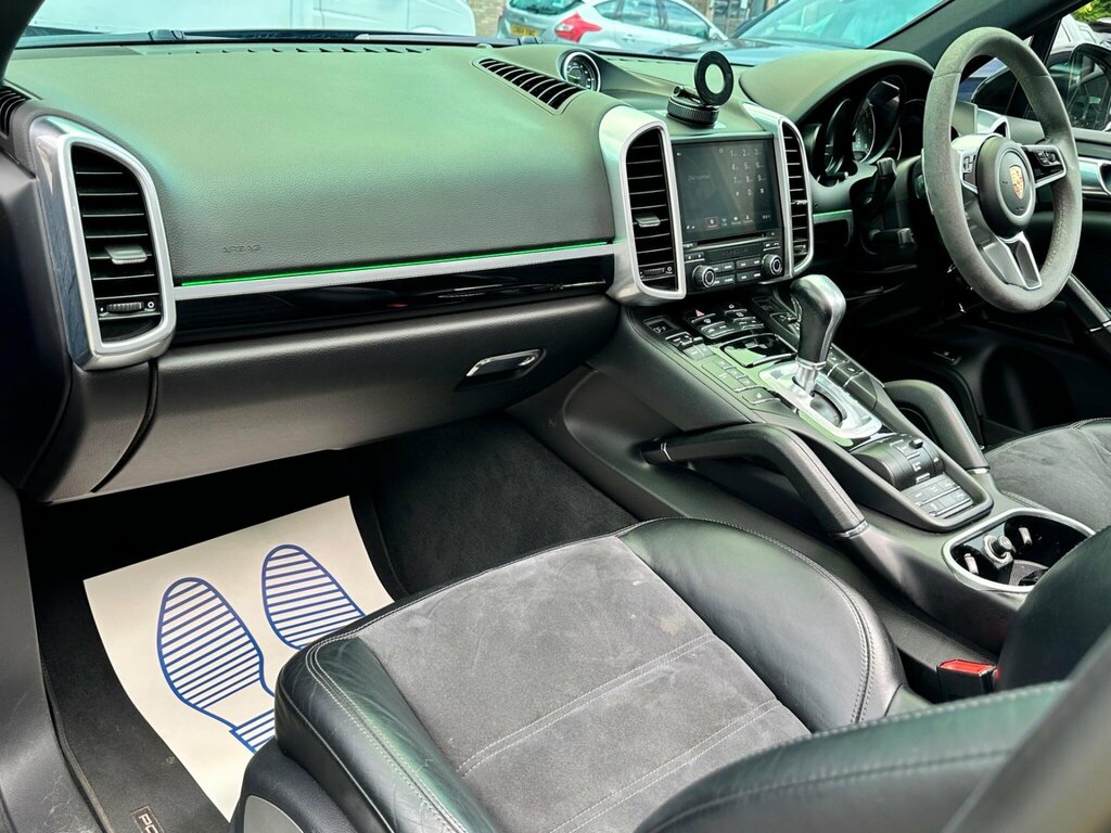 Porsche Cayenne E-hybrid Tiptronic S White #14