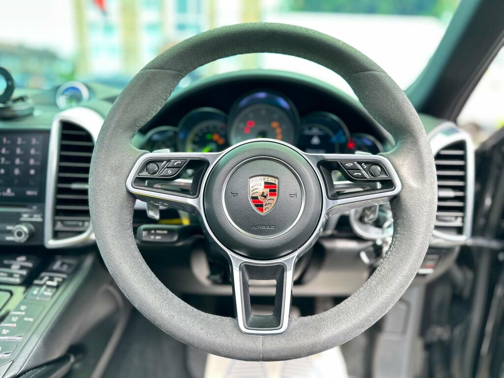 Porsche Cayenne E-hybrid Tiptronic S White #25