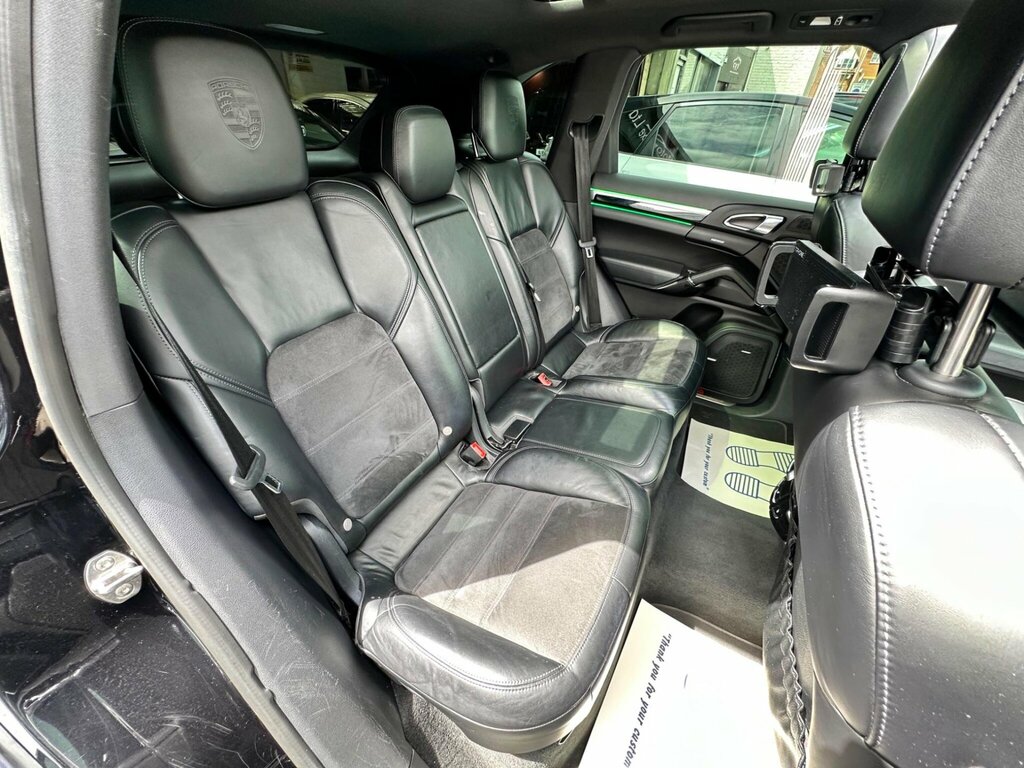 Porsche Cayenne E-hybrid Tiptronic S White #21