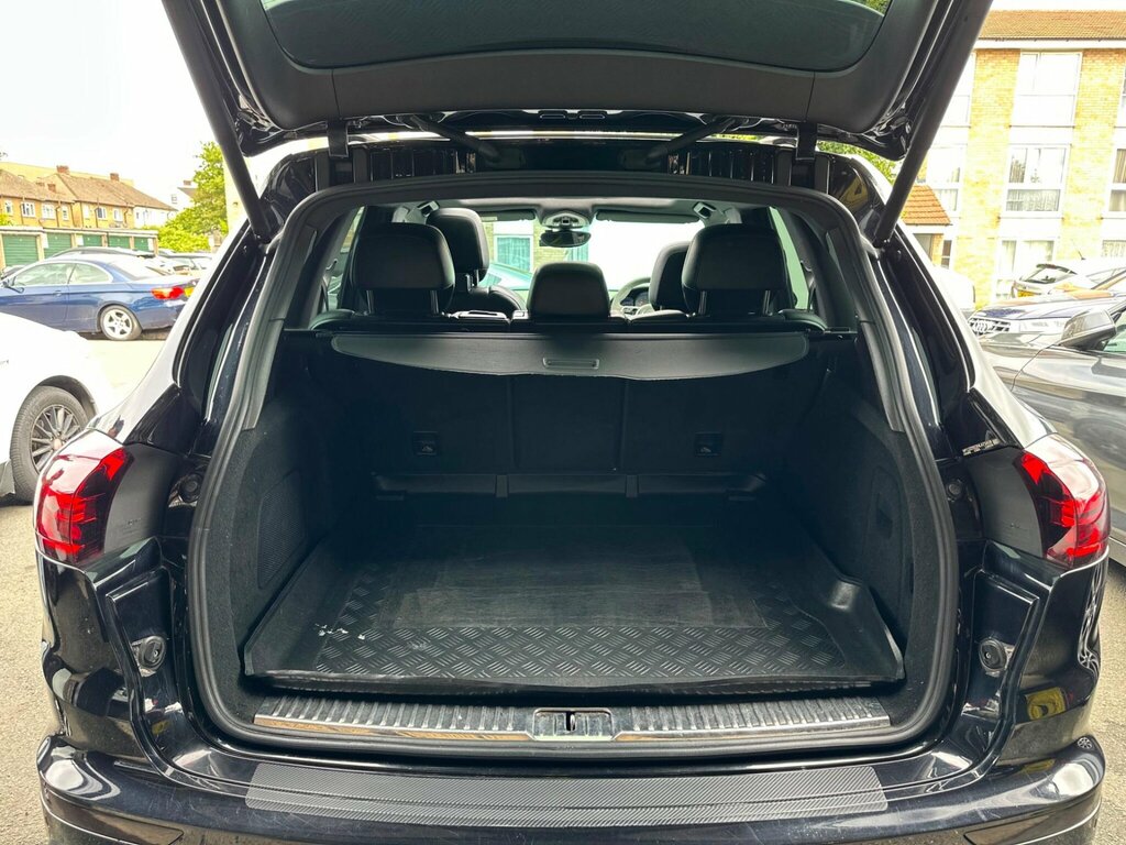 Porsche Cayenne E-hybrid Tiptronic S White #38