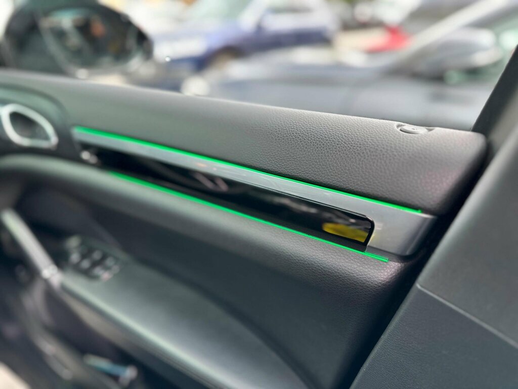 Porsche Cayenne E-hybrid Tiptronic S White #27