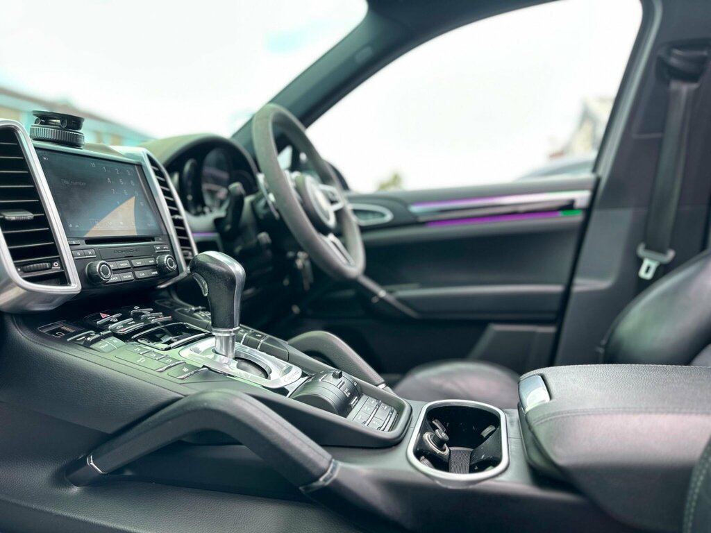Porsche Cayenne E-hybrid Tiptronic S White #37
