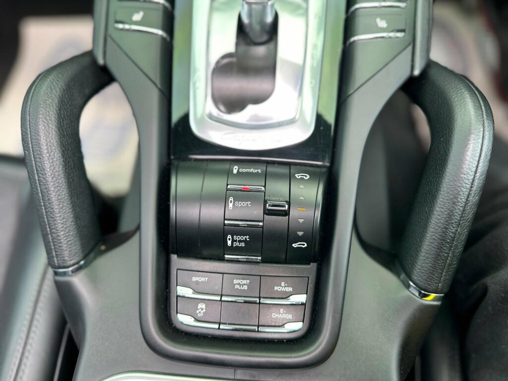 Porsche Cayenne E-hybrid Tiptronic S White #36
