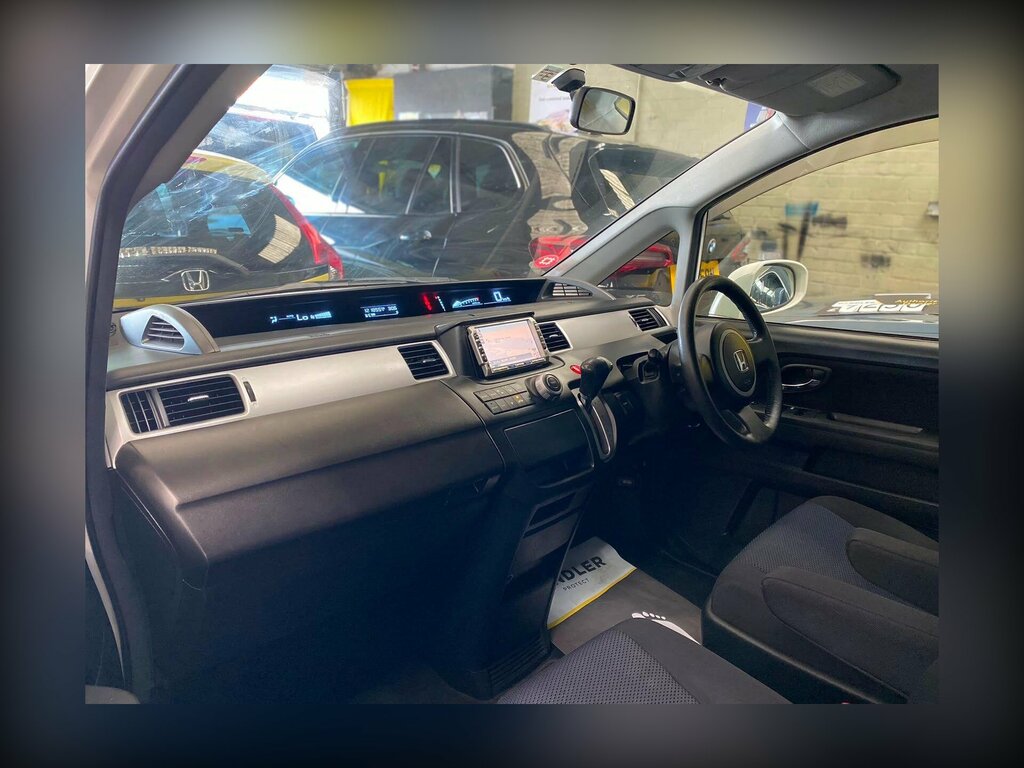 Honda StepWagon 2010 Honda Stepwagon 2010 Black #15