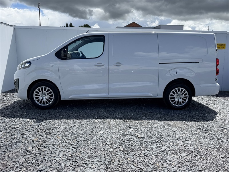 Vauxhall Vivaro 1.5 Turbo D 2900 Pro Panel Van 6Dr L DN24KFP White #4
