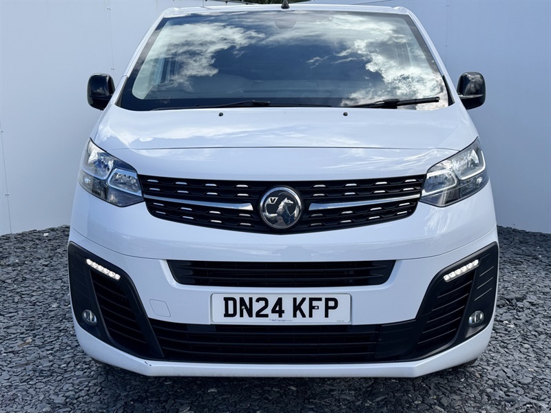 Vauxhall Vivaro 1.5 Turbo D 2900 Pro Panel Van 6Dr L DN24KFP White #2