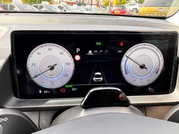 Hyundai Inster 02 Long Range 115Ps Yellow #9