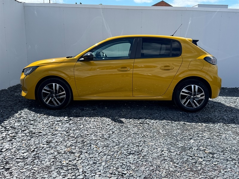 Peugeot 208 1.2 Puretech Active Premium Hatchback AJ23CKK Yellow #4