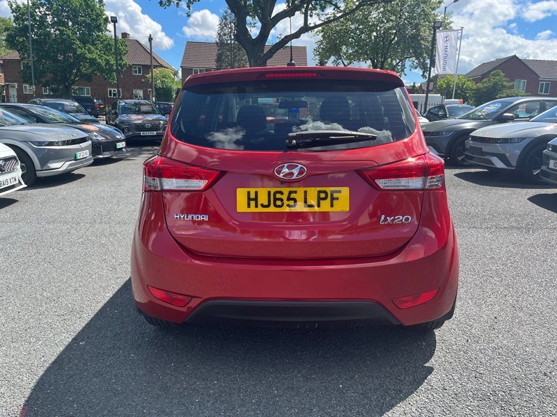 Hyundai Ix20 1.4 Blue Drive Premium Hatchback Red #5