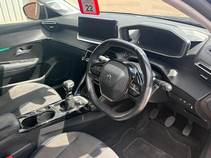 Peugeot 208 1.2 Puretech Allure Hatchback Eu Red #2
