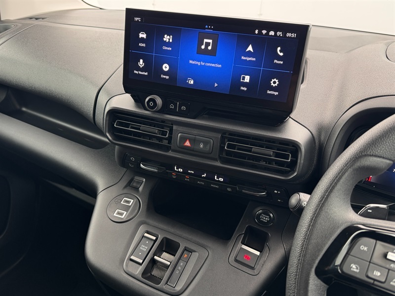 Vauxhall Combo-e Life Mpv Blue #17