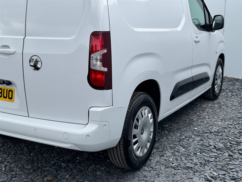 Vauxhall Combo-e Life Mpv Blue #8