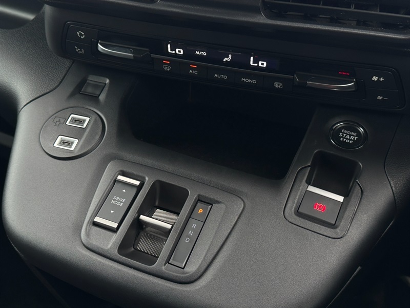 Vauxhall Combo-e Life Mpv Blue #14