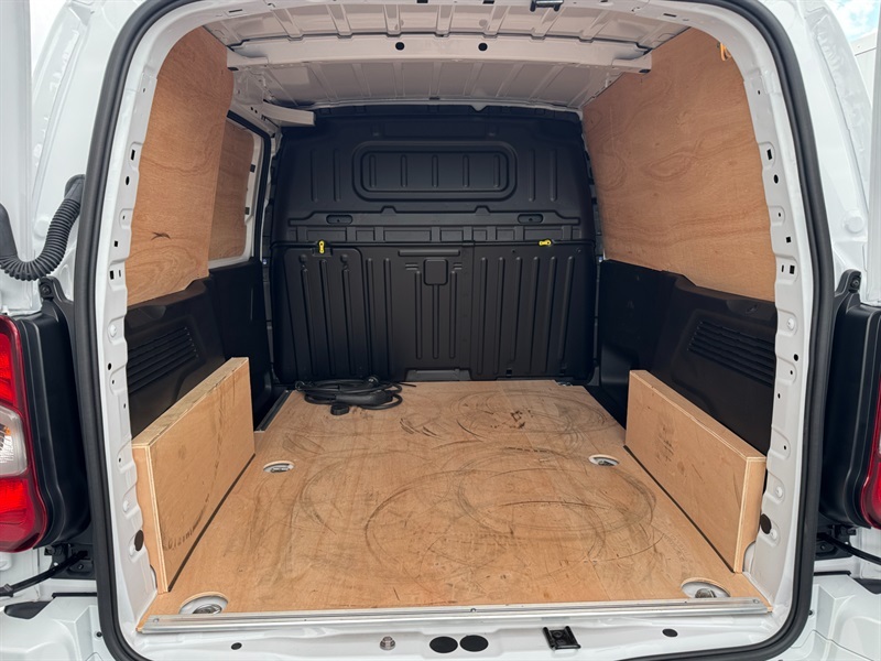 Vauxhall Combo-e Life Mpv Blue #23