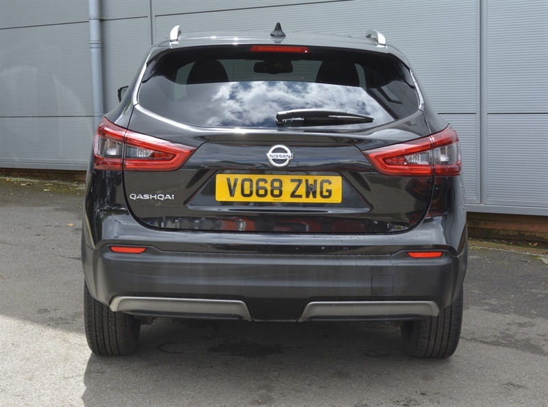 Nissan Qashqai 1.3 Dig-t N-connecta Suv Euro 6 VO68ZWG Black #5