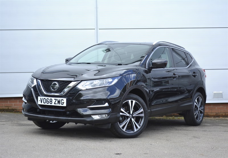 Nissan Qashqai 1.3 Dig-t N-connecta Suv Euro 6 VO68ZWG Black #2