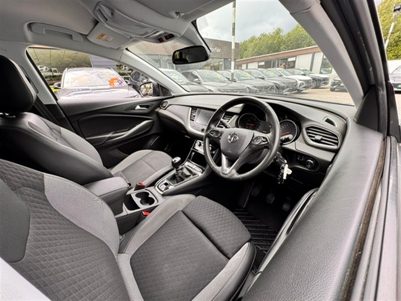 Vauxhall Grandland 1.2 Turbo Griffin Edition Hatchback White #4