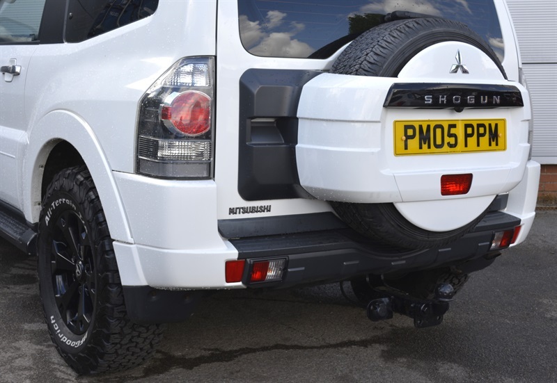 Mitsubishi Shogun Shogun Sg3 Di-d Lwb Black #29