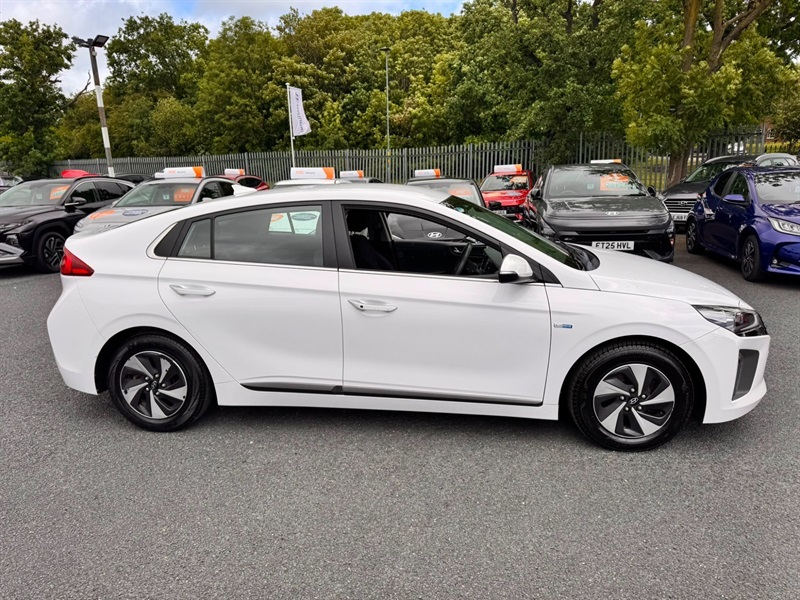 Hyundai Ioniq 1.6 H-gdi Premium Hatchback Hybrid Dct White #5