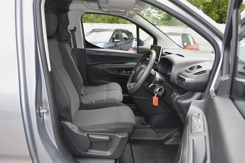 Citroen Berlingo Mpv White #8