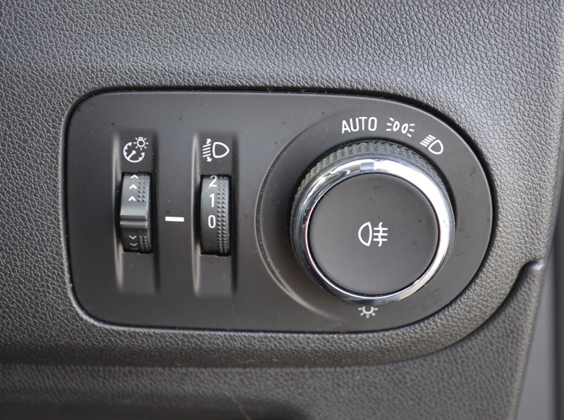 Vauxhall Crossland Elite Nav White #19