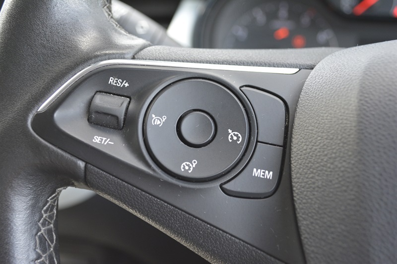 Vauxhall Crossland Elite Nav White #17