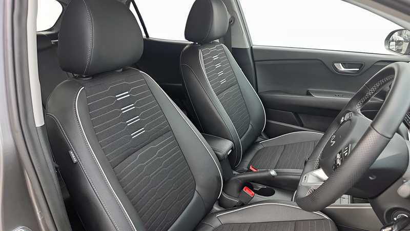 Kia Stonic 1.0T Gdi 98 2 Dct Black #14