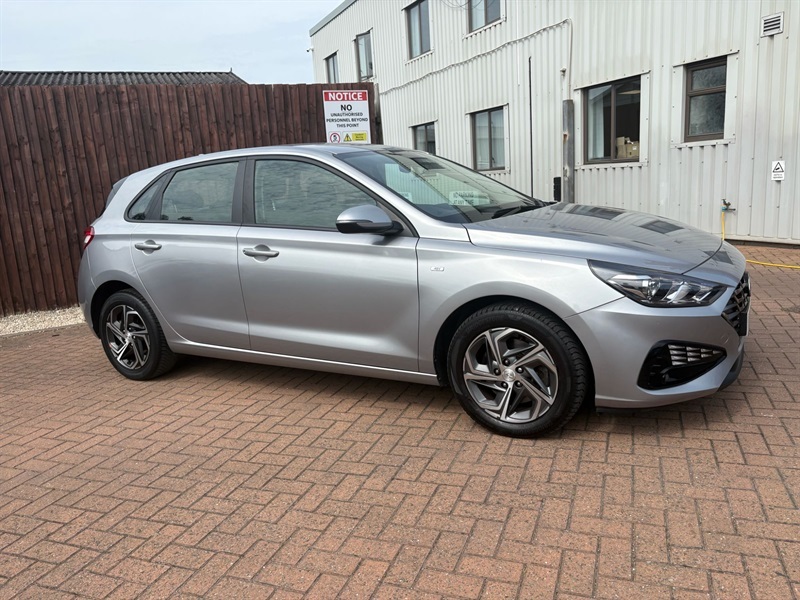 Hyundai I30 1.0 T-gdi Mhev Se Connect Hatchback Hyb YO23WDM Silver