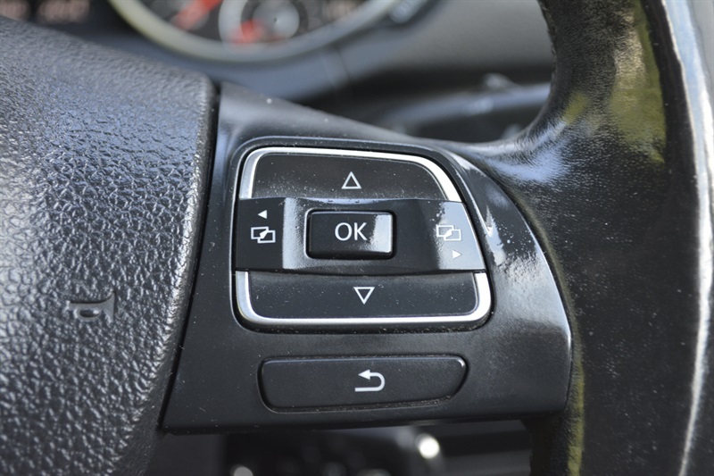 Volkswagen Golf 1.6 Tdi Bluemotion Euro 5 Ss Black #22