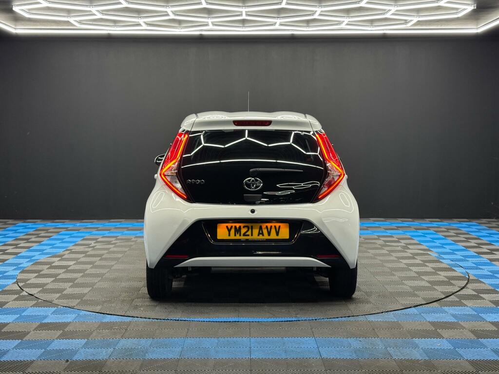 Toyota Aygo 1.0 Vvt-i X-play Euro 6 Safety Sense YM21AVV White #6